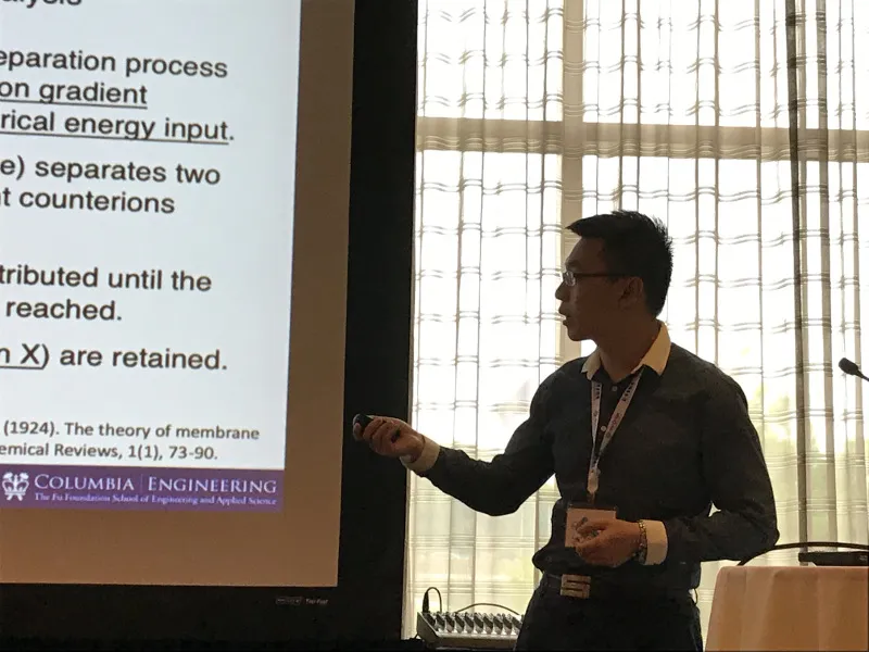 Hanqing giving his oral presentation at the NAMS Annual Meeting